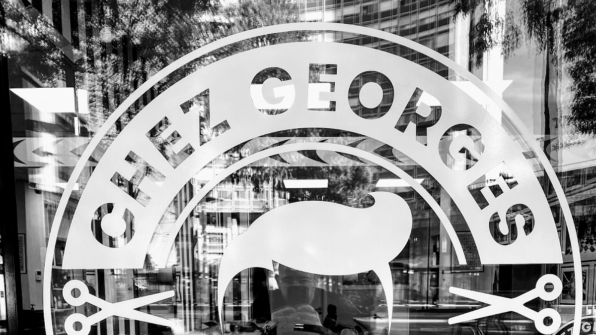 Chez Georges — Avant